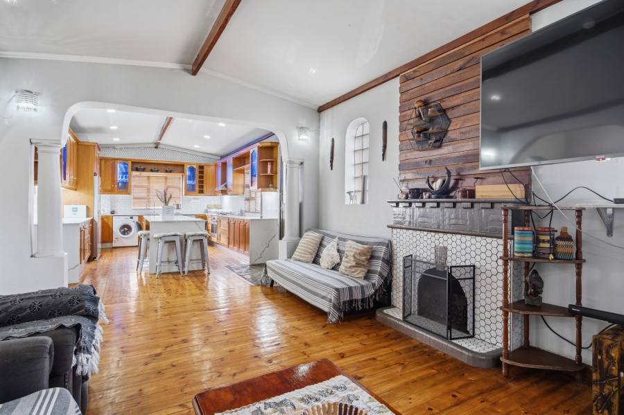 5 Bedroom Property for Sale in Wynberg Western Cape